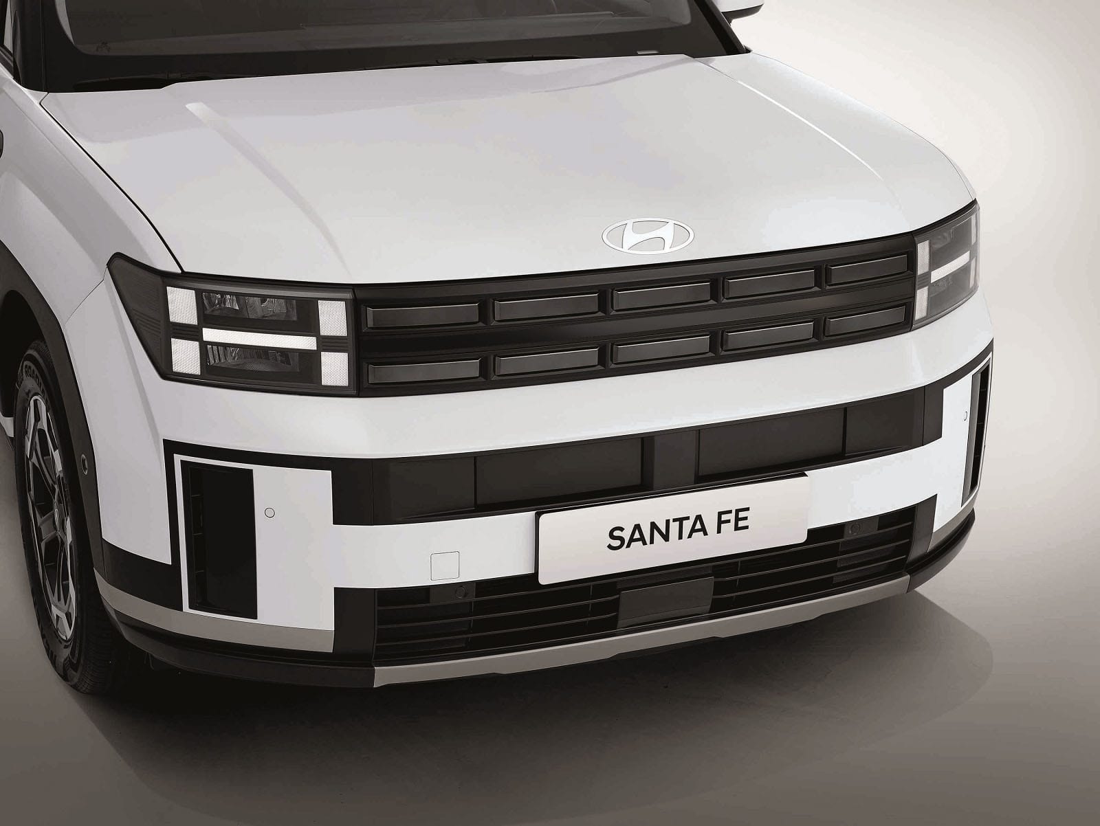 mặt trước hyundai santafe